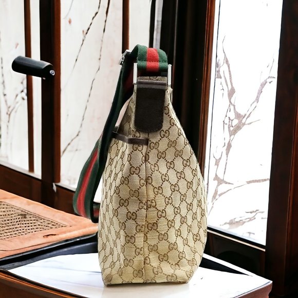Gucci Beige Crossbody Bag with Green and Red Strap - Picture 2 of 8